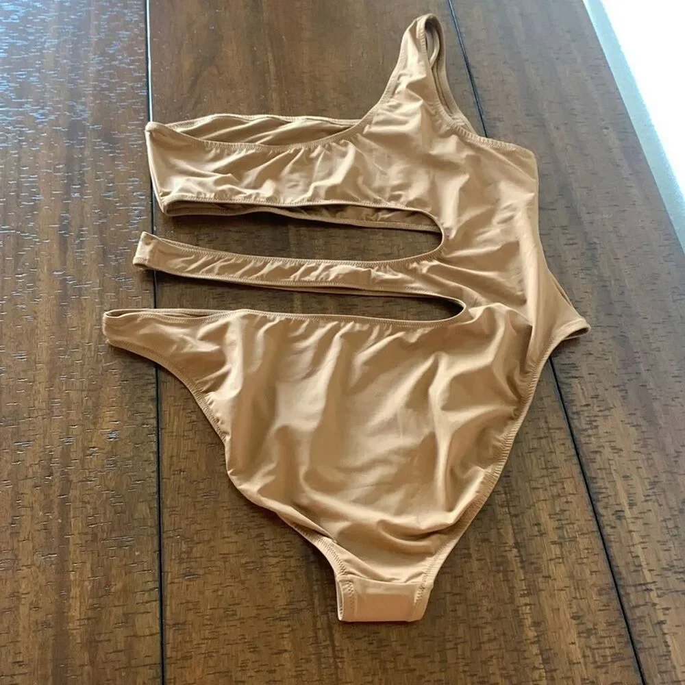 Skims Monokini One-Shoulder Swimsuit Almond Tan Plus Size 3X Side Cut Outs Bold